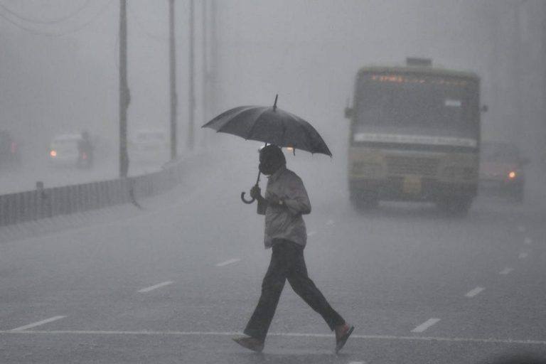 മധ്യ കേരളത്തിലും തെക്കൻ കേരളത്തിലും മഴയ്ക്ക് സാധ്യത മധ്യ കേരളത്തിലും തെക്കൻ കേരളത്തിലും മഴയ്ക്ക് സാധ്യത