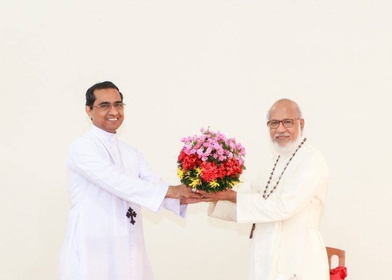 കർദിനാൾ മാർ ജോർജ് ആലഞ്ചേരിയുടെ മെത്രാഭിഷേക രജത ജൂബിലി ആഘോഷിച്ചു കർദിനാൾ മാർ ജോർജ് ആലഞ്ചേരിയുടെ മെത്രാഭിഷേക രജത ജൂബിലി ആഘോഷിച്ചു