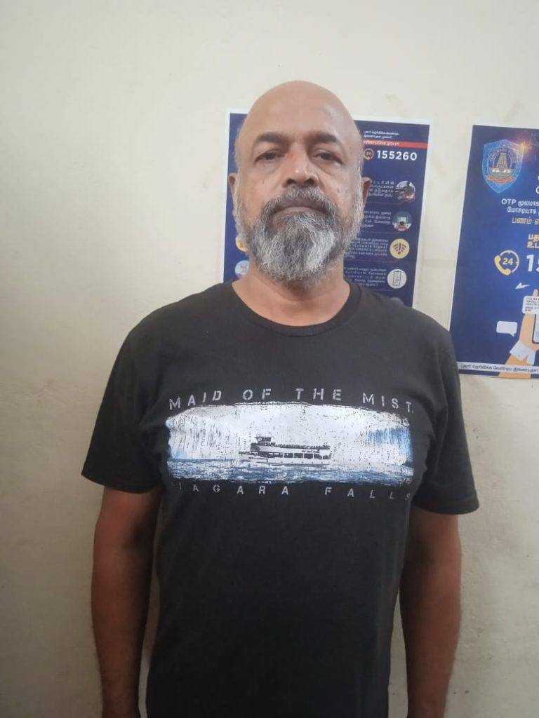 സുരേഷ് ഗോപിയുടെ സഹോദരൻ സുനിൽ ഗോപി ഭൂമി തട്ടിപ്പ് കേസിൽ അറസ്റ്റിൽ സുരേഷ് ഗോപിയുടെ സഹോദരൻ സുനിൽ ഗോപി ഭൂമി തട്ടിപ്പ് കേസിൽ അറസ്റ്റിൽ