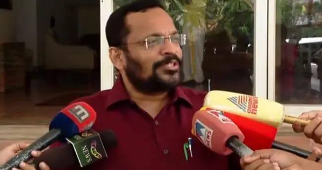 കെ റെയിലിന് അതിരടയാള കല്ലിടാന് നിര്ദേശം നല്കിയിട്ടില്ലെന്ന് റവന്യു മന്ത്രി കെ. രാജന് കെ റെയിലിന് അതിരടയാള കല്ലിടാന് നിര്ദേശം നല്കിയിട്ടില്ലെന്ന് റവന്യു മന്ത്രി കെ. രാജന്