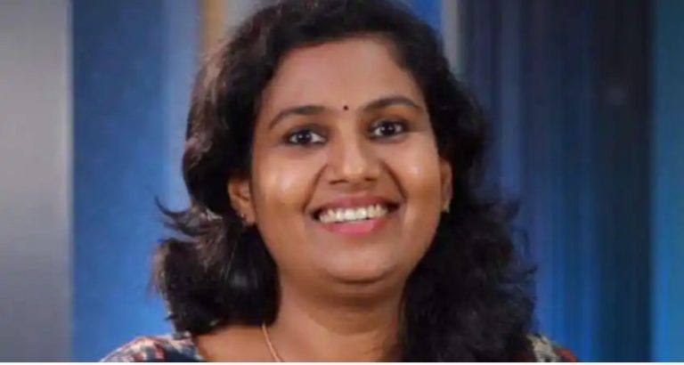 ഏഷ്യാനെറ്റ് ന്യൂസ് പ്രോഗ്രാം പ്രൊഡ്യൂസര് ശോഭ ശേഖര് അന്തരിച്ചു ഏഷ്യാനെറ്റ് ന്യൂസ് പ്രോഗ്രാം പ്രൊഡ്യൂസര് ശോഭ ശേഖര് അന്തരിച്ചു