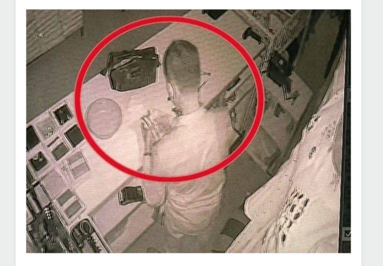 തലസ്ഥാനത്ത് വസ്ത്രവിൽപ്പനശാലകളിൽ വൻ മോഷണം തലസ്ഥാനത്ത് വസ്ത്രവിൽപ്പനശാലകളിൽ വൻ മോഷണം