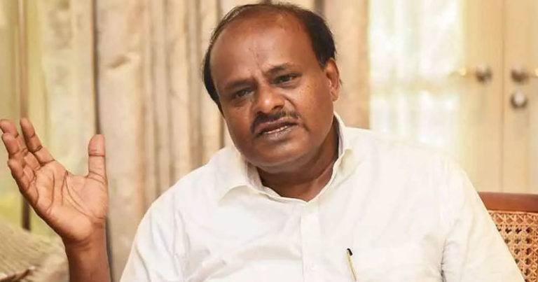 ഹിജാബ് വിഷയത്തില് പരിഹാരം കാണാന് ‘ഹിജാബ് യൂണിഫോമിന്റെ ഭാഗമാക്കുക’: എച്ച്ഡി കുമാരസ്വാമി ഹിജാബ് വിഷയത്തില് പരിഹാരം കാണാന് ‘ഹിജാബ് യൂണിഫോമിന്റെ ഭാഗമാക്കുക’: എച്ച്ഡി കുമാരസ്വാമി