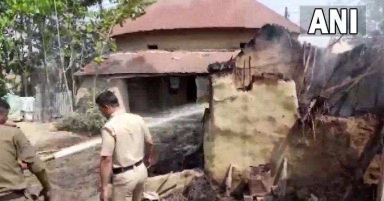 തൃണമൂല്‍ നേതാവിന്റെ കൊലപാതകം; ഒരു കുടുംബത്തിലെ ഏഴുപേരടക്കം പത്ത് പേര്‍ കൊല്ലപ്പെട്ടു, വീടുകള്‍ അഗ്നിക്കിരയാക്കി; സംഘര്‍ഷം