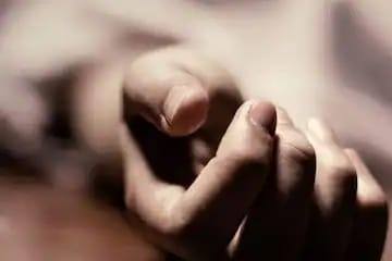 നടി സുരഭി ലക്ഷ്മി റോഡരികിൽനിന്ന് ആശുപത്രിയില് എത്തിച്ച യുവാവ് മരിച്ചു നടി സുരഭി ലക്ഷ്മി റോഡരികിൽനിന്ന് ആശുപത്രിയില് എത്തിച്ച യുവാവ് മരിച്ചു