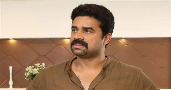 ദുബായിൽ ഒളിവിൽ കഴിയുന്ന പ്രതി വിജയ് ബാബുവിന്റെ പാസ്പോർട്ട് റദ്ദാക്കി ദുബായിൽ ഒളിവിൽ കഴിയുന്ന പ്രതി വിജയ് ബാബുവിന്റെ പാസ്പോർട്ട് റദ്ദാക്കി