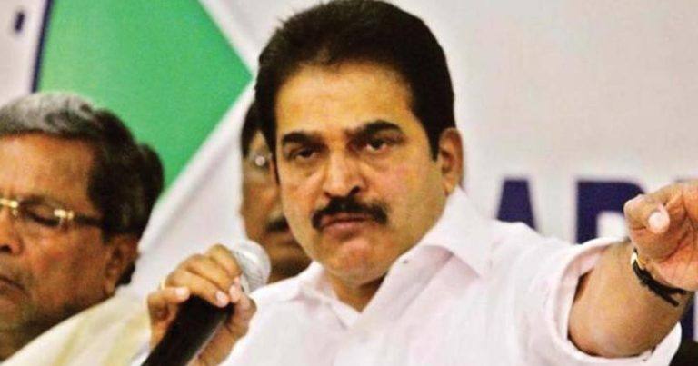 കെവി തോമസിനെതിരായ നടപടി അച്ചടക്ക സമിതി തീരുമാനിക്കുമെന്ന് കെസി വേണുഗോപാല് കെവി തോമസിനെതിരായ നടപടി അച്ചടക്ക സമിതി തീരുമാനിക്കുമെന്ന് കെസി വേണുഗോപാല്