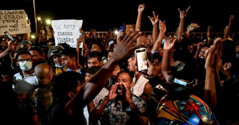 ശ്രീലങ്കയിൽ പട്ടാളവും പോലീസും കൊമ്പുകോർത്തു ശ്രീലങ്കയിൽ പട്ടാളവും പോലീസും കൊമ്പുകോർത്തു
