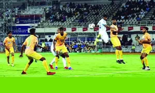 സന്തോഷ് ട്രോഫി; കേരളം ബംഗാളിനെ മുട്ടുകുത്തിച്ചു സന്തോഷ് ട്രോഫി; കേരളം ബംഗാളിനെ മുട്ടുകുത്തിച്ചു