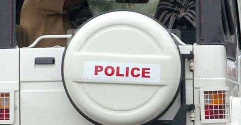 സ്വര്ണ്ണം വാങ്ങിയതിന് അധികാരപദവി ദുരുപയോഗിച്ച് 95 ശതമാനം കിഴിവ്; ഐപിഎസ് ഉന്നതനെതിരേ അന്വേഷണത്തിന് ആഭ്യന്തര വകുപ്പ് സ്വര്ണ്ണം വാങ്ങിയതിന് അധികാരപദവി ദുരുപയോഗിച്ച് 95 ശതമാനം കിഴിവ്; ഐപിഎസ് ഉന്നതനെതിരേ അന്വേഷണത്തിന് ആഭ്യന്തര വകുപ്പ്