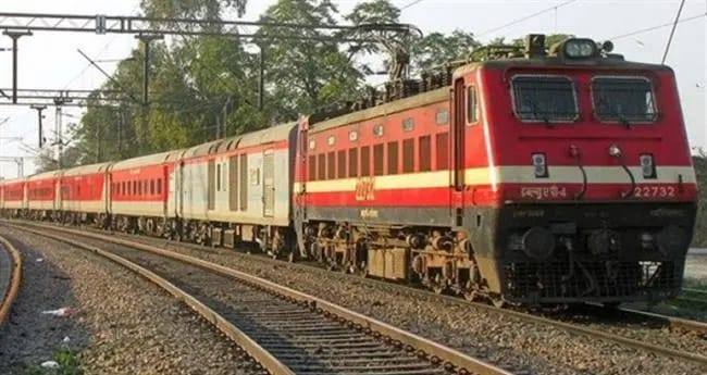  കേരളത്തിന് മൂന്ന് പുതിയ ട്രെയിനുകൾ കൂടി അനുവദിച്ച് റെയിൽവേ കേരളത്തിന് മൂന്ന് പുതിയ ട്രെയിനുകൾ കൂടി അനുവദിച്ച് റെയിൽവേ
