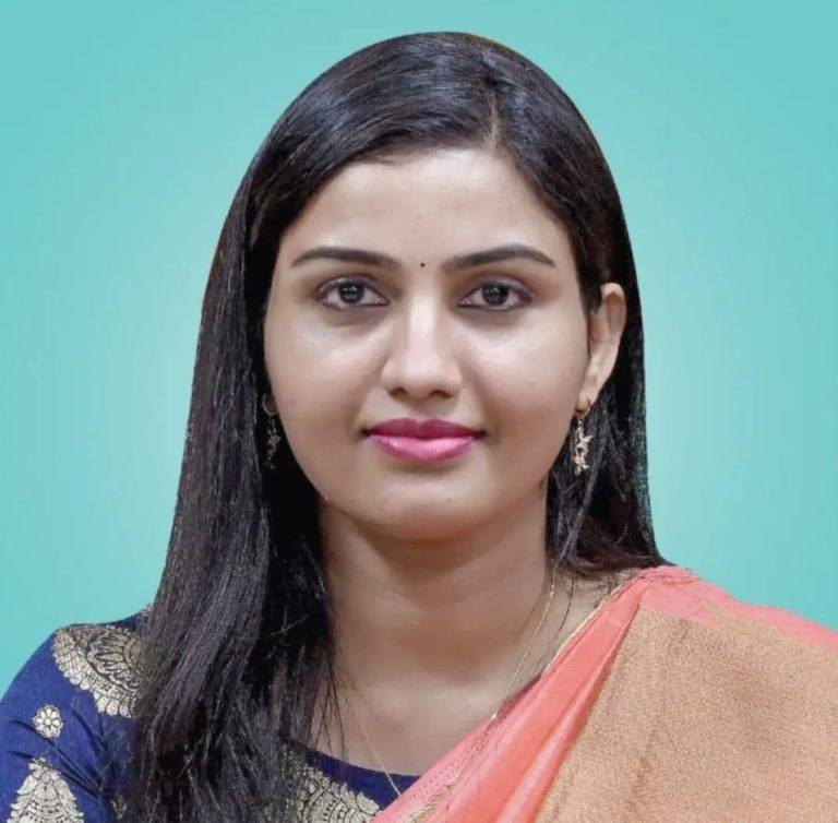 കളക്ടറെന്താ ഉറങ്ങിപ്പോയോ? ‘ ; അവധി പ്രഖ്യാപിക്കാൻ വൈകിയ എറണാകുളം കളക്ടറുടെ ഫേസ്ബുക്ക് പേജിൽ പൊങ്കാല കളക്ടറെന്താ ഉറങ്ങിപ്പോയോ? ‘ ; അവധി പ്രഖ്യാപിക്കാൻ വൈകിയ എറണാകുളം കളക്ടറുടെ ഫേസ്ബുക്ക് പേജിൽ പൊങ്കാല