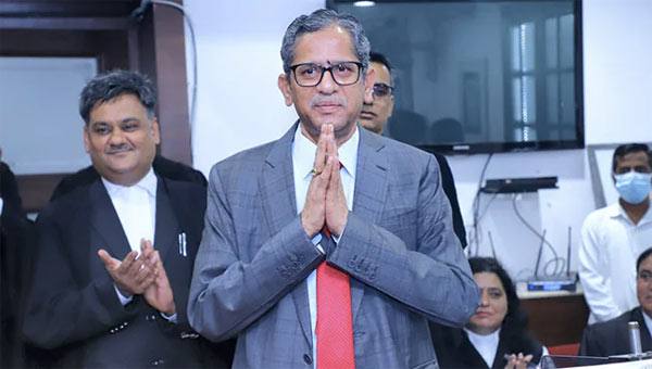 സുപ്രീം കോടതി ചീഫ് ജസ്റ്റിസ് എന്.വി.രമണ ഇന്ന് വിരമിക്കും സുപ്രീം കോടതി ചീഫ് ജസ്റ്റിസ് എന്.വി.രമണ ഇന്ന് വിരമിക്കും