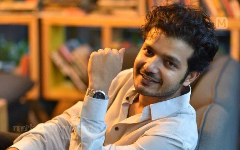 നടന് ശ്രീനാഥ് ഭാസി അറസ്റ്റിൽ നടന് ശ്രീനാഥ് ഭാസി അറസ്റ്റിൽ