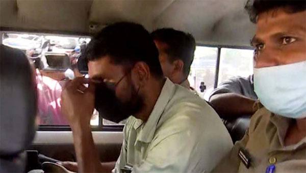 മധു വധക്കേസ്: കൂറുമാറിയ വനം വകുപ്പ് താത്കാലിക വാച്ചറെ പിരിച്ചുവിട്ടു മധു വധക്കേസ്: കൂറുമാറിയ വനം വകുപ്പ് താത്കാലിക വാച്ചറെ പിരിച്ചുവിട്ടു