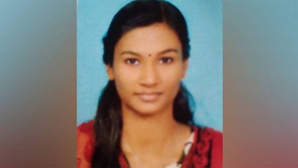 നായ കടിച്ച് ചികിത്സയിലായിരുന്ന യുവതി മരിച്ചു; മൂന്ന് ഡോസ് വാക്സിനും എടുത്തിരുന്നു നായ കടിച്ച് ചികിത്സയിലായിരുന്ന യുവതി മരിച്ചു; മൂന്ന് ഡോസ് വാക്സിനും എടുത്തിരുന്നു