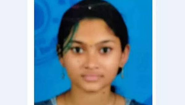 അഭിരാമിയുടെ ആത്മഹത്യ: ജപ്തി നടപടികള് സര്ഫാസി നിയമപ്രകാരമെന്ന് മന്ത്രി, റിപ്പോര്ട്ട് തേടി അഭിരാമിയുടെ ആത്മഹത്യ: ജപ്തി നടപടികള് സര്ഫാസി നിയമപ്രകാരമെന്ന് മന്ത്രി, റിപ്പോര്ട്ട് തേടി