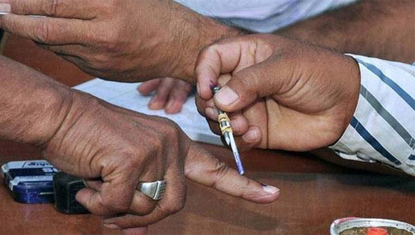 തദ്ദേശ ഉപതെരഞ്ഞെടുപ്പ്: വോട്ടര്പട്ടിക പുതുക്കുന്നു, കരട് സെപ്റ്റംബര് 12-ന് തദ്ദേശ ഉപതെരഞ്ഞെടുപ്പ്: വോട്ടര്പട്ടിക പുതുക്കുന്നു, കരട് സെപ്റ്റംബര് 12-ന്