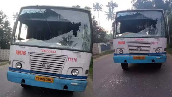 ‘നഷ്ടപരിഹാരത്തുക കെട്ടിവെച്ചാല് മാത്രം പ്രതികള്ക്ക് ജാമ്യം’; അബ്ദുല് സത്താറിനെ എല്ലാ കേസിലും പ്രതിയാക്കാന് ഹൈക്കോടതി ഉത്തരവ് ‘നഷ്ടപരിഹാരത്തുക കെട്ടിവെച്ചാല് മാത്രം പ്രതികള്ക്ക് ജാമ്യം’; അബ്ദുല് സത്താറിനെ എല്ലാ കേസിലും പ്രതിയാക്കാന് ഹൈക്കോടതി ഉത്തരവ്