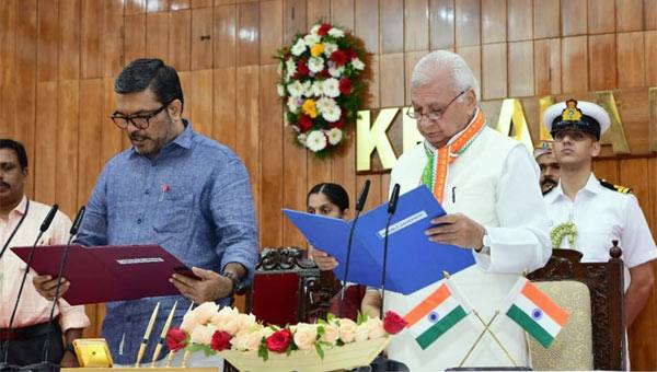 എം.ബി.രാജേഷിന് എക്സൈസും തദ്ദേശസ്വയംഭരണവും; മറ്റ് മന്ത്രിമാരുടെ വകുപ്പുകളില് മാറ്റമില്ല എം.ബി.രാജേഷിന് എക്സൈസും തദ്ദേശസ്വയംഭരണവും; മറ്റ് മന്ത്രിമാരുടെ വകുപ്പുകളില് മാറ്റമില്ല