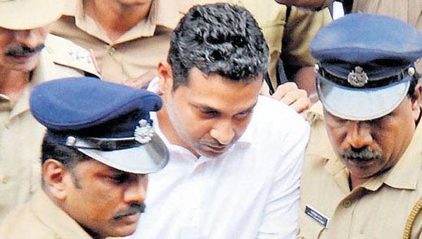 ചന്ദ്രബോസ് വധം: മുഹമ്മദ് നിഷാമിന് തിരിച്ചടി, ജീവപര്യന്തം ശിക്ഷ ഹൈക്കോടതി ശരിവെച്ചു ചന്ദ്രബോസ് വധം: മുഹമ്മദ് നിഷാമിന് തിരിച്ചടി, ജീവപര്യന്തം ശിക്ഷ ഹൈക്കോടതി ശരിവെച്ചു