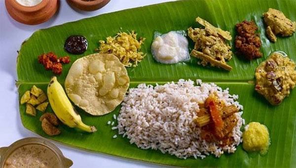 ഓണസദ്യ മാലിന്യത്തില് വലിച്ചെറിഞ്ഞ സംഭവം: ഏഴ് ജീവനക്കാര്ക്ക് സസ്പെന്ഷന്, നാല് പേരെ പിരിച്ചുവിടും ഓണസദ്യ മാലിന്യത്തില് വലിച്ചെറിഞ്ഞ സംഭവം: ഏഴ് ജീവനക്കാര്ക്ക് സസ്പെന്ഷന്, നാല് പേരെ പിരിച്ചുവിടും