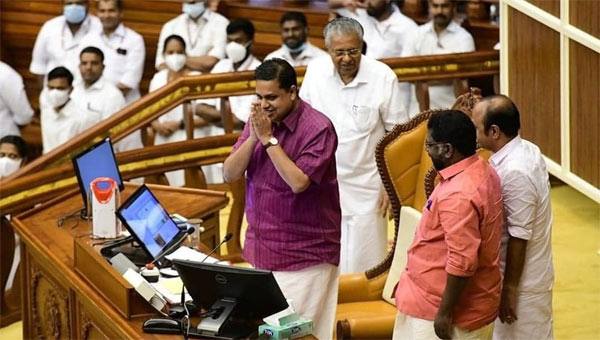 ‘ഒരു പുസ്തകത്തെ പുറംചട്ട നോക്കി വിലയിരുത്തരുത്’; പുതിയൊരു അദ്ധ്യായം തുടങ്ങുകയാണെന്ന് എ.എന്.ഷംസീര് ‘ഒരു പുസ്തകത്തെ പുറംചട്ട നോക്കി വിലയിരുത്തരുത്’; പുതിയൊരു അദ്ധ്യായം തുടങ്ങുകയാണെന്ന് എ.എന്.ഷംസീര്