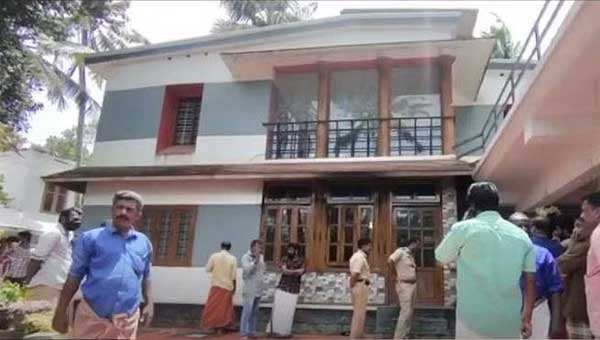മക്കളുടെ ആത്മഹത്യയില് രണ്ടര പതിറ്റാണ്ടിന്റെ തീരാത്ത പക; അയല്വാസി തീകൊളുത്തിയ ഗൃഹനാഥന് പിന്നാലെ ഭാര്യയും മരിച്ചു മക്കളുടെ ആത്മഹത്യയില് രണ്ടര പതിറ്റാണ്ടിന്റെ തീരാത്ത പക; അയല്വാസി തീകൊളുത്തിയ ഗൃഹനാഥന് പിന്നാലെ ഭാര്യയും മരിച്ചു