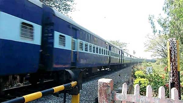 ടിപ്പു എക്സ്പ്രസ് ഇനി മുതല് വോഡയാര് എക്സ്പ്രസ്; പേരില് മാറ്റം വരുത്തി റെയില്വേ ബോര്ഡ് ടിപ്പു എക്സ്പ്രസ് ഇനി മുതല് വോഡയാര് എക്സ്പ്രസ്; പേരില് മാറ്റം വരുത്തി റെയില്വേ ബോര്ഡ്