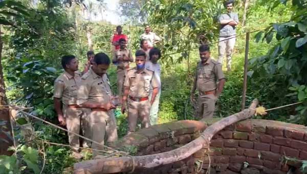 വയനാട്ടില് പുള്ളിപ്പുലി കിണറ്റില് വീണു വയനാട്ടില് പുള്ളിപ്പുലി കിണറ്റില് വീണു