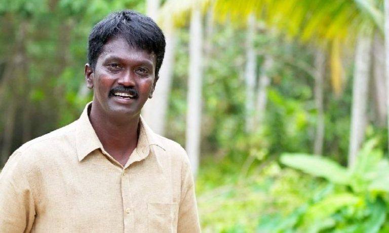 ഒരേസമയം രണ്ടു വെള്ളമൂർഖൻ പാമ്പുകളെ പിടികൂടി വാവ സുരേഷ് ഒരേസമയം രണ്ടു വെള്ളമൂർഖൻ പാമ്പുകളെ പിടികൂടി വാവ സുരേഷ്